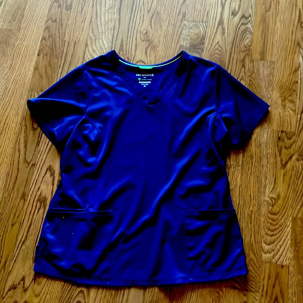 Scrub top